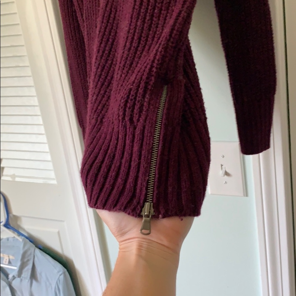 American Eagle Turtleneck Sweater - Picture 4 of 6